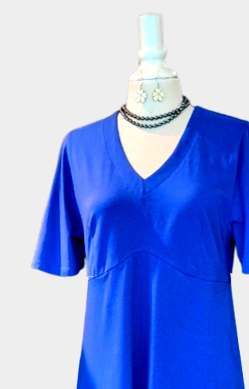 sininen-mekko-perhoshihoilla-taskut-damadesign.fi