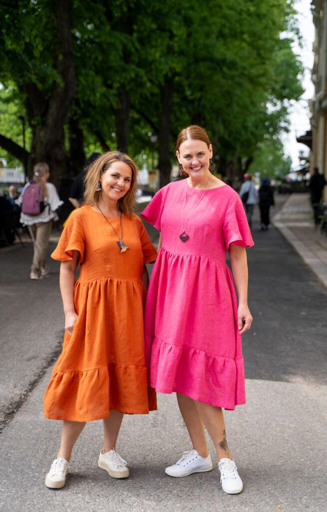 kotimainen-pellava-mekko-juhlamekko-taskut-damadesign.fi