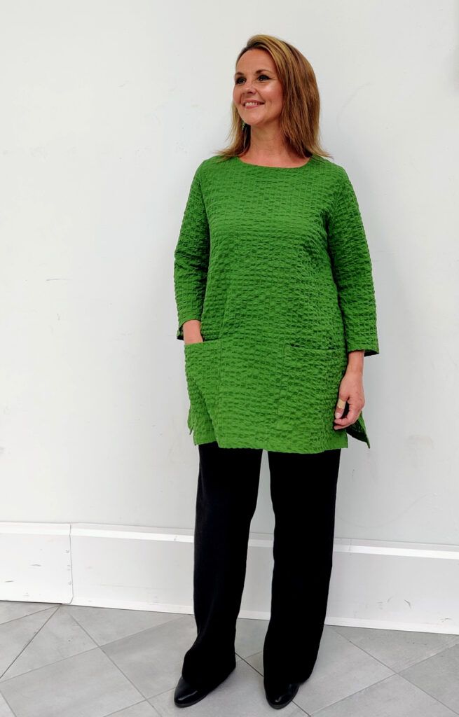 kotimainen-vihrea-tunika-puuvilla-taskuilla-damadesign