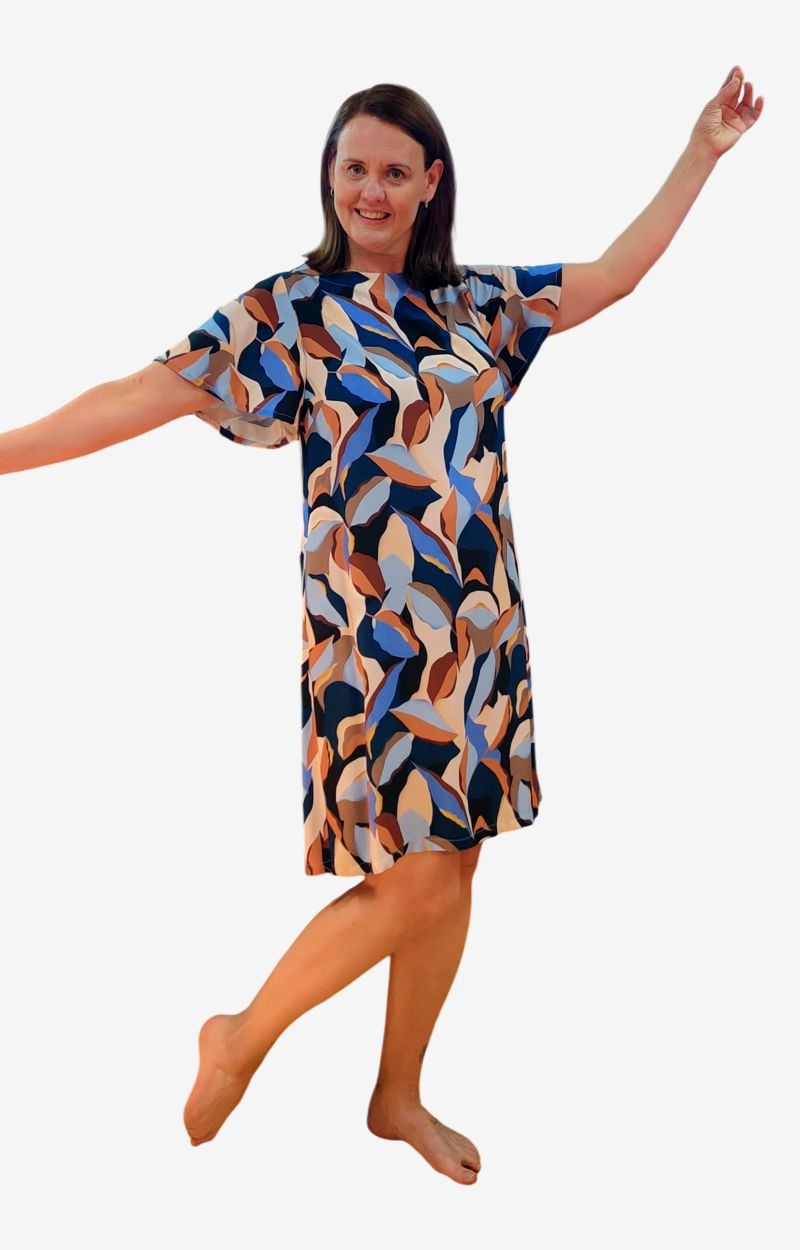 kotimainen-mekko-perhoshihat-taskut-damadesign.fi